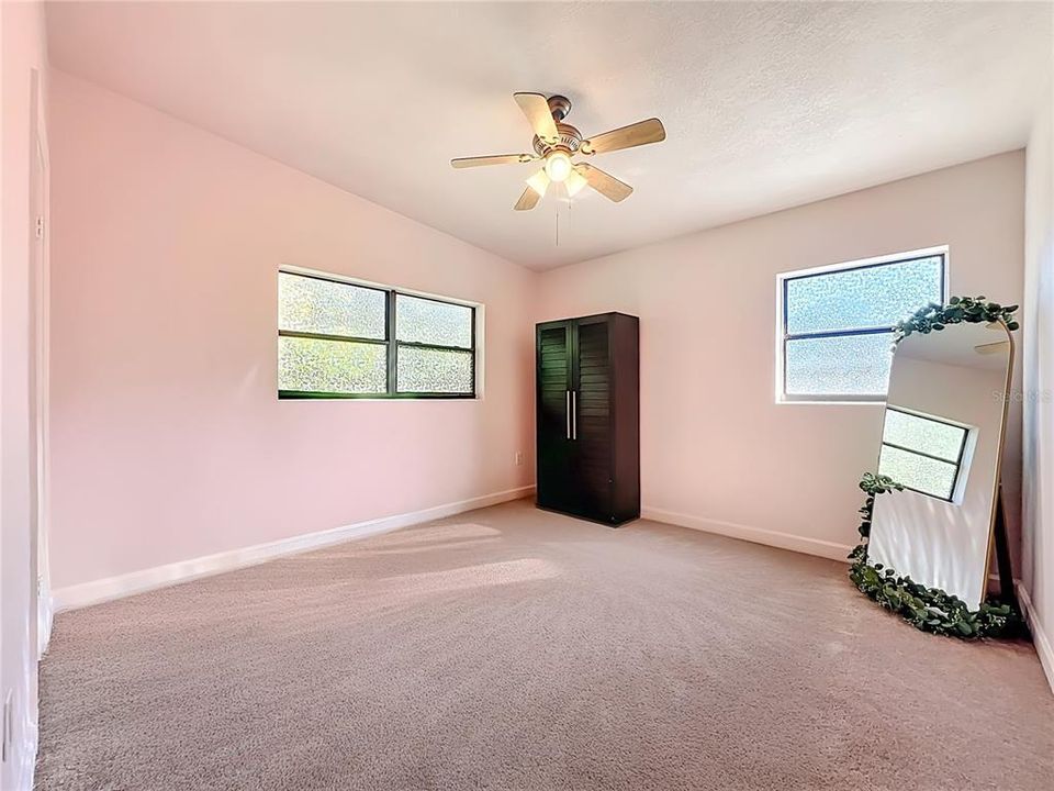 Active With Contract: $335,000 (3 beds, 2 baths, 1200 Square Feet)