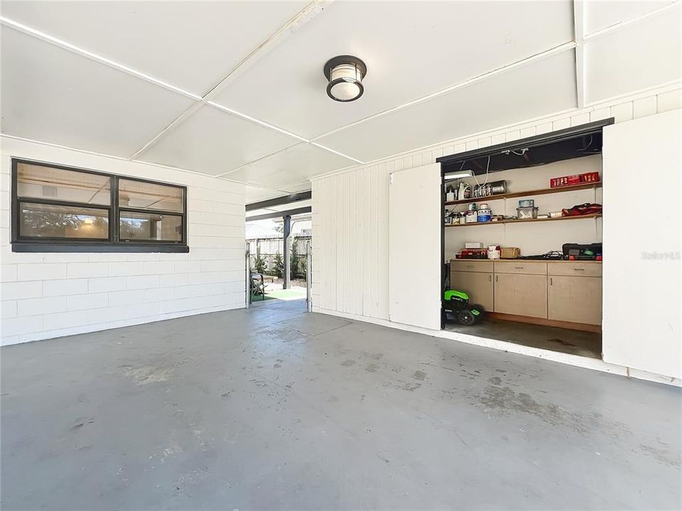 Active With Contract: $335,000 (3 beds, 2 baths, 1200 Square Feet)