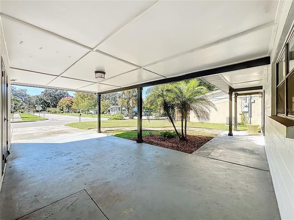 Active With Contract: $335,000 (3 beds, 2 baths, 1200 Square Feet)