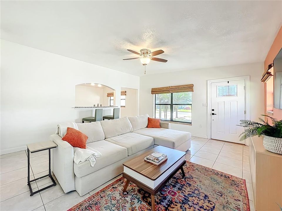 Active With Contract: $335,000 (3 beds, 2 baths, 1200 Square Feet)