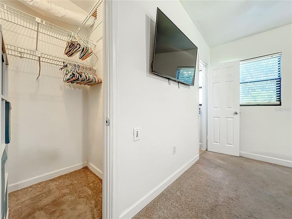 Active With Contract: $335,000 (3 beds, 2 baths, 1200 Square Feet)