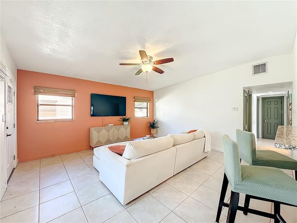 Active With Contract: $335,000 (3 beds, 2 baths, 1200 Square Feet)