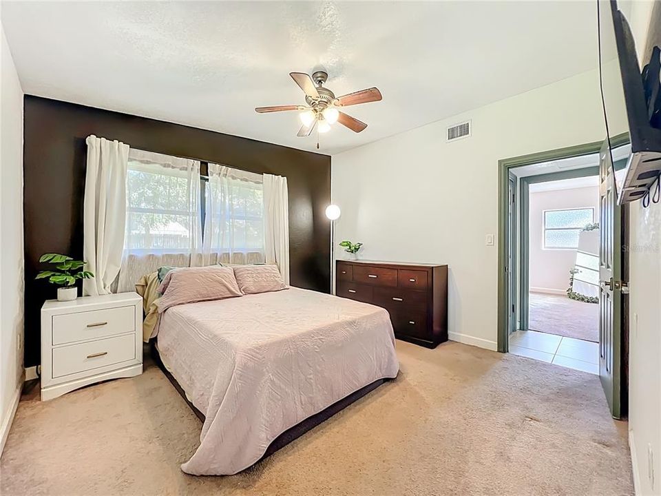 Active With Contract: $335,000 (3 beds, 2 baths, 1200 Square Feet)