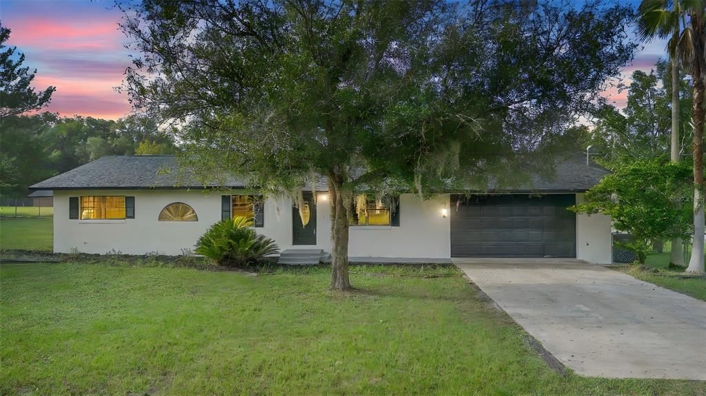 合同活跃: $479,000 (3 贝兹, 3 浴室, 1893 平方英尺)