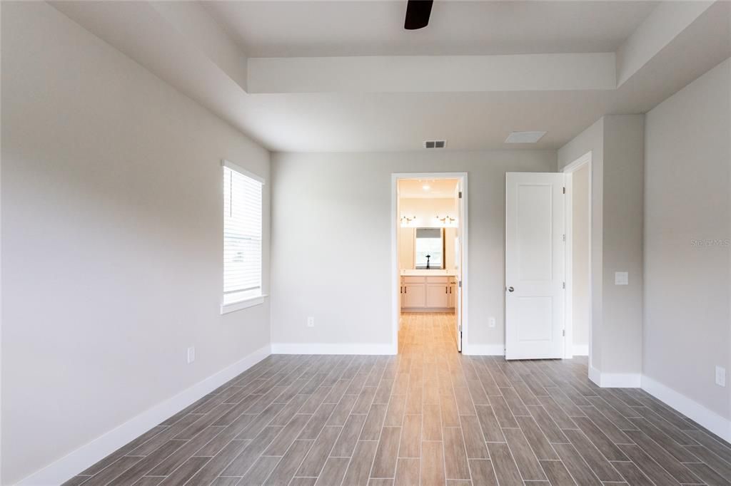 For Sale: $359,000 (3 beds, 2 baths, 2003 Square Feet)