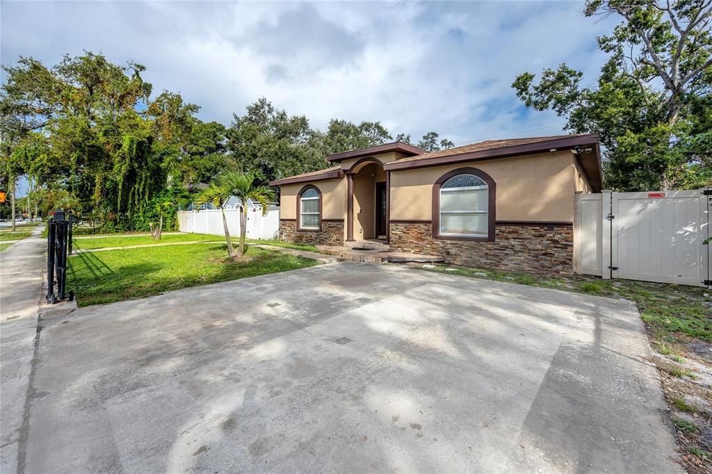 En Venta: $499,000 (4 camas, 2 baños, 2513 Pies cuadrados)