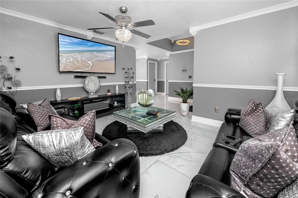 En Venta: $499,000 (4 camas, 2 baños, 2513 Pies cuadrados)