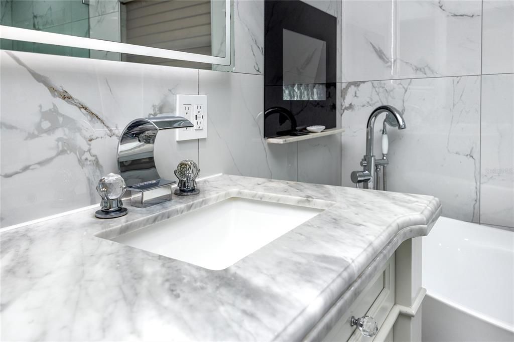 En Venta: $499,000 (4 camas, 2 baños, 2513 Pies cuadrados)