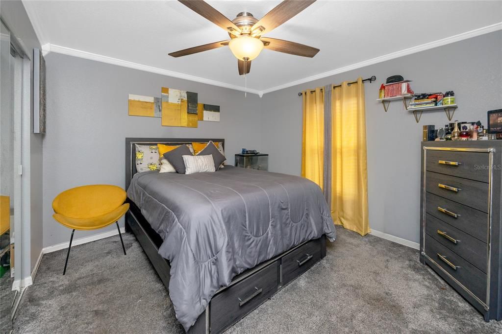 En Venta: $499,000 (4 camas, 2 baños, 2513 Pies cuadrados)