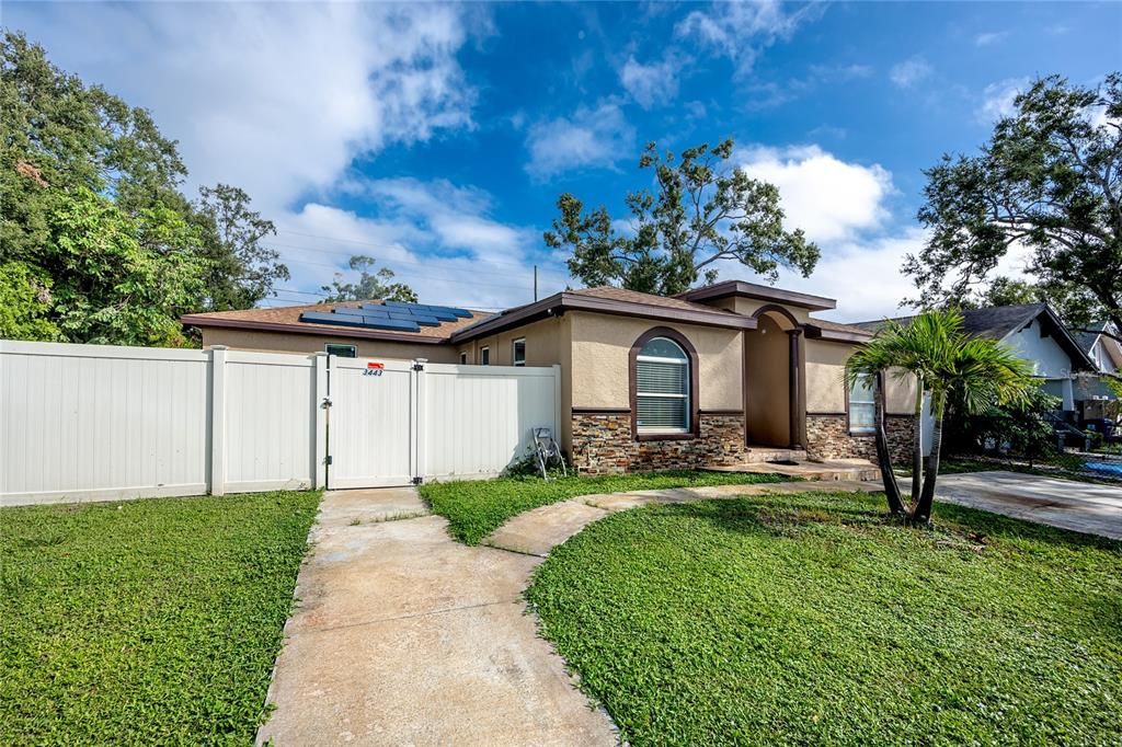 En Venta: $499,000 (4 camas, 2 baños, 2513 Pies cuadrados)