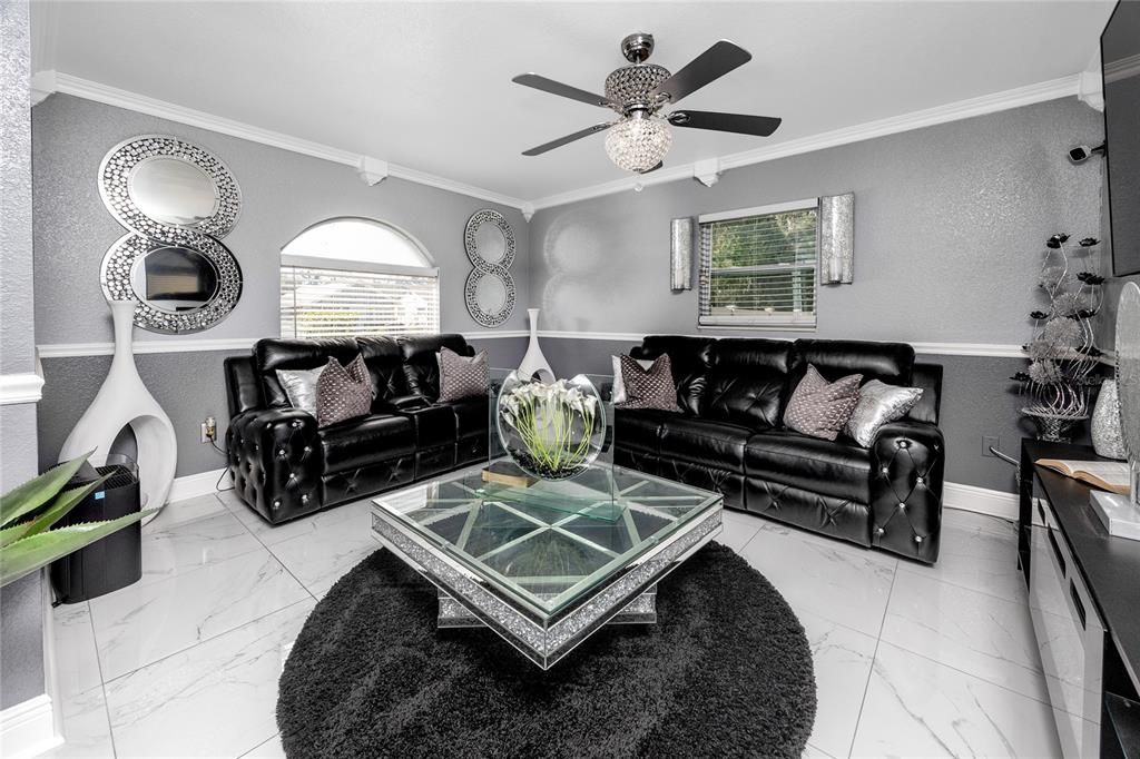 En Venta: $499,000 (4 camas, 2 baños, 2513 Pies cuadrados)