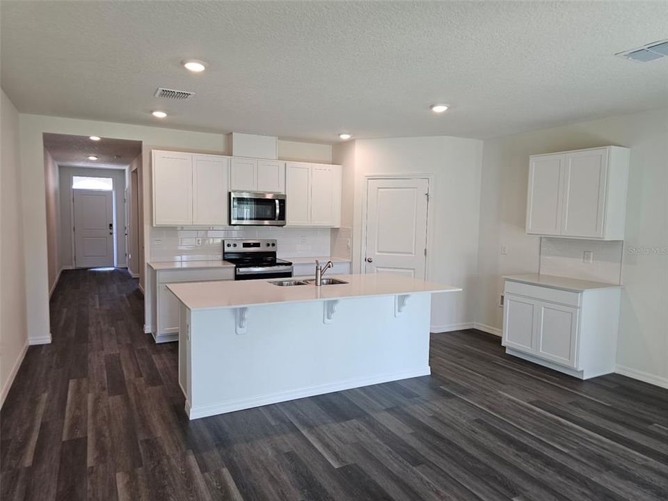 Active With Contract: $334,990 (4 beds, 2 baths, 1828 Square Feet)