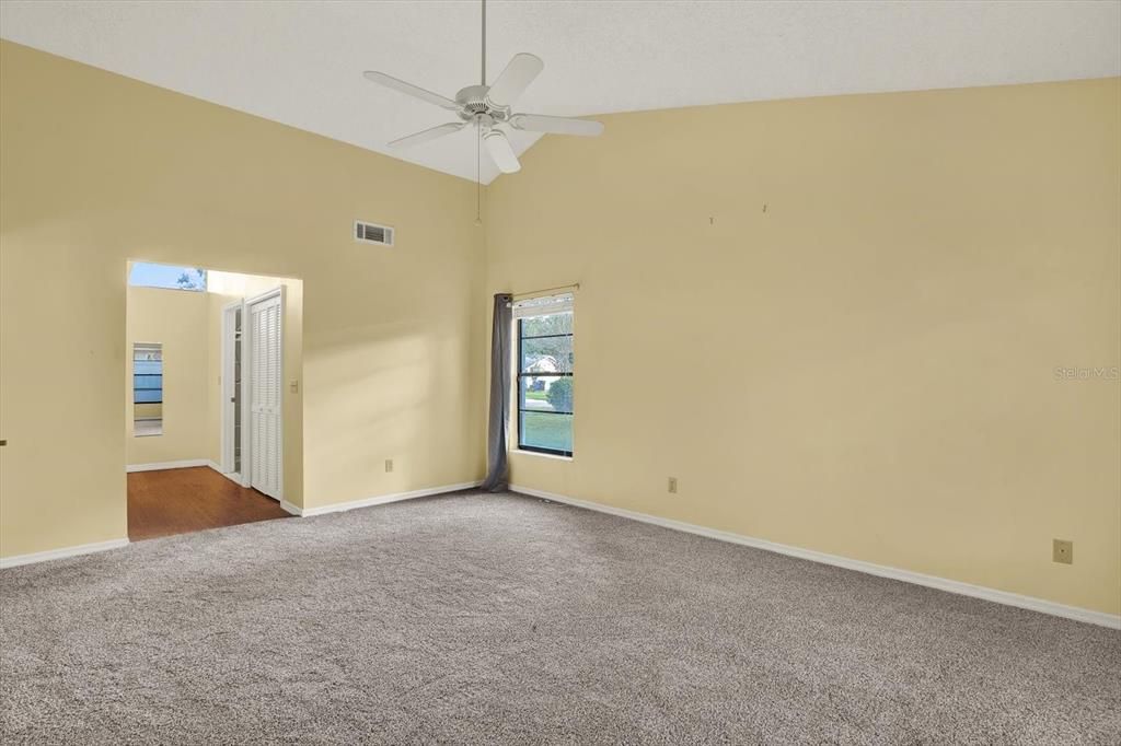 Под контрактом: $350,000 (3 спален, 2 ванн, 1487 Квадратных фут)