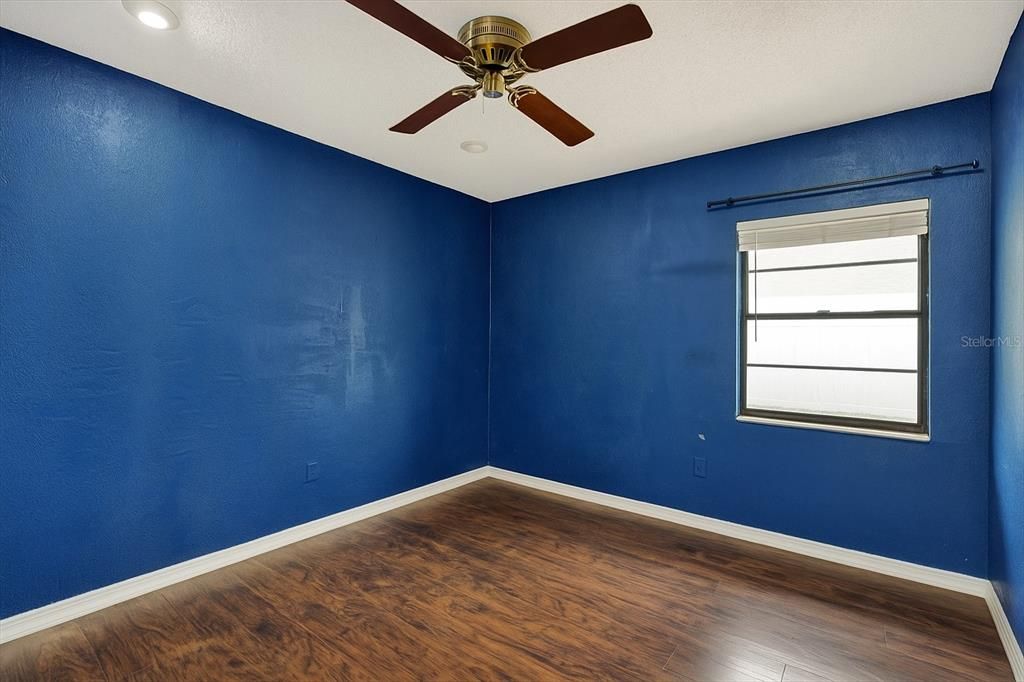 Под контрактом: $350,000 (3 спален, 2 ванн, 1487 Квадратных фут)