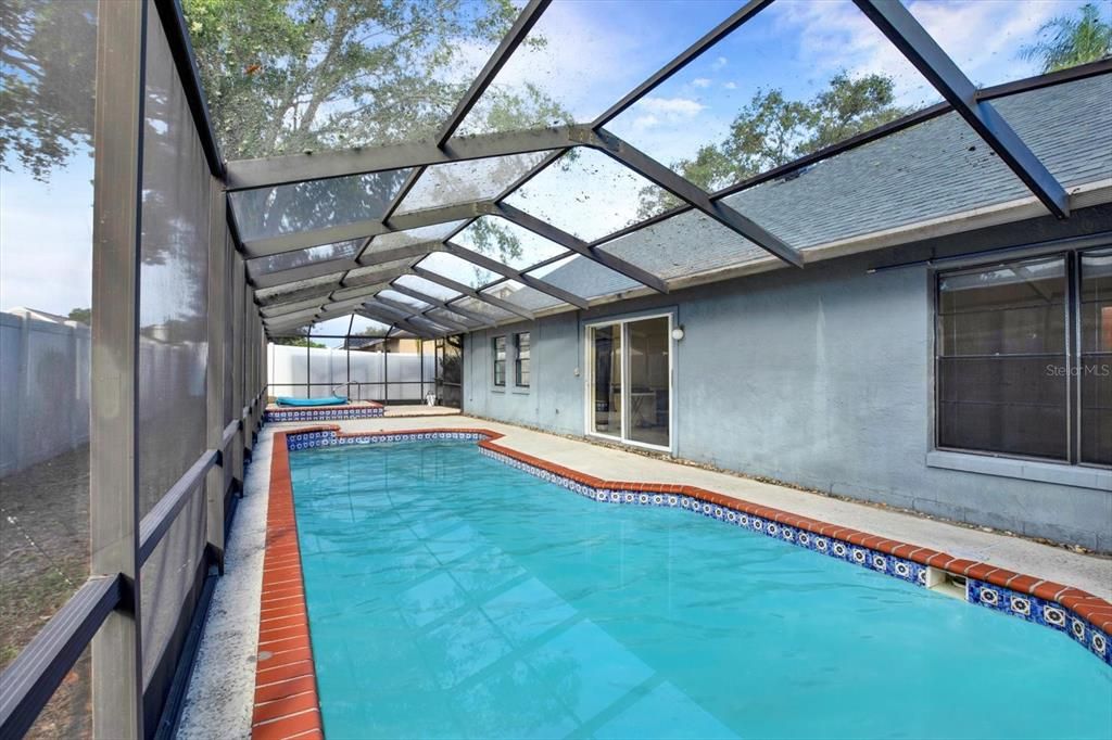 Под контрактом: $350,000 (3 спален, 2 ванн, 1487 Квадратных фут)