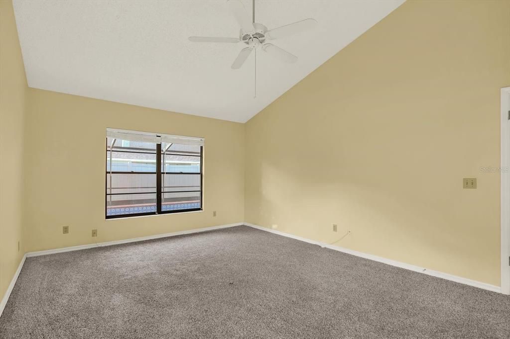 Под контрактом: $350,000 (3 спален, 2 ванн, 1487 Квадратных фут)