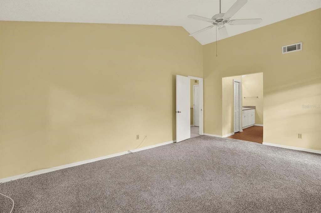 Под контрактом: $350,000 (3 спален, 2 ванн, 1487 Квадратных фут)