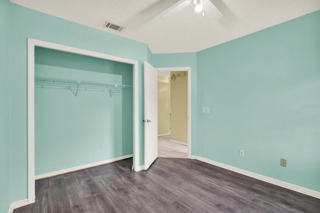 Под контрактом: $350,000 (3 спален, 2 ванн, 1487 Квадратных фут)