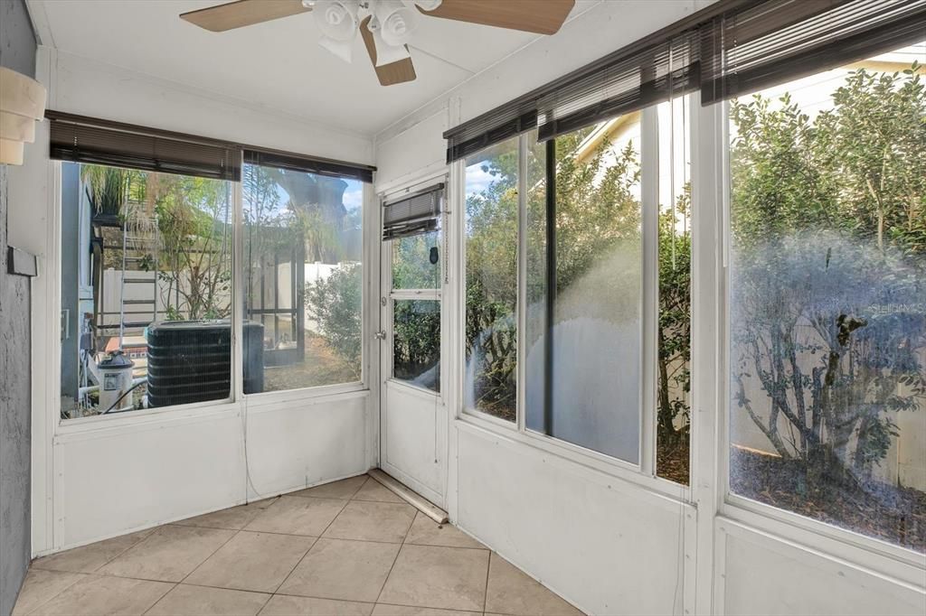 Под контрактом: $350,000 (3 спален, 2 ванн, 1487 Квадратных фут)