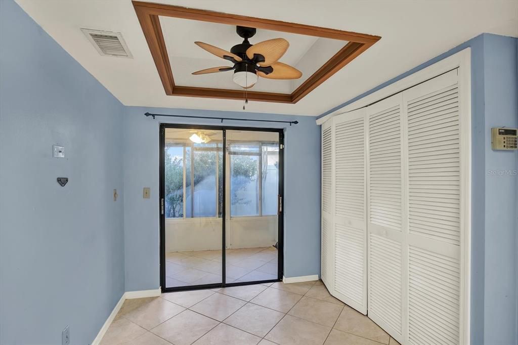 Под контрактом: $350,000 (3 спален, 2 ванн, 1487 Квадратных фут)