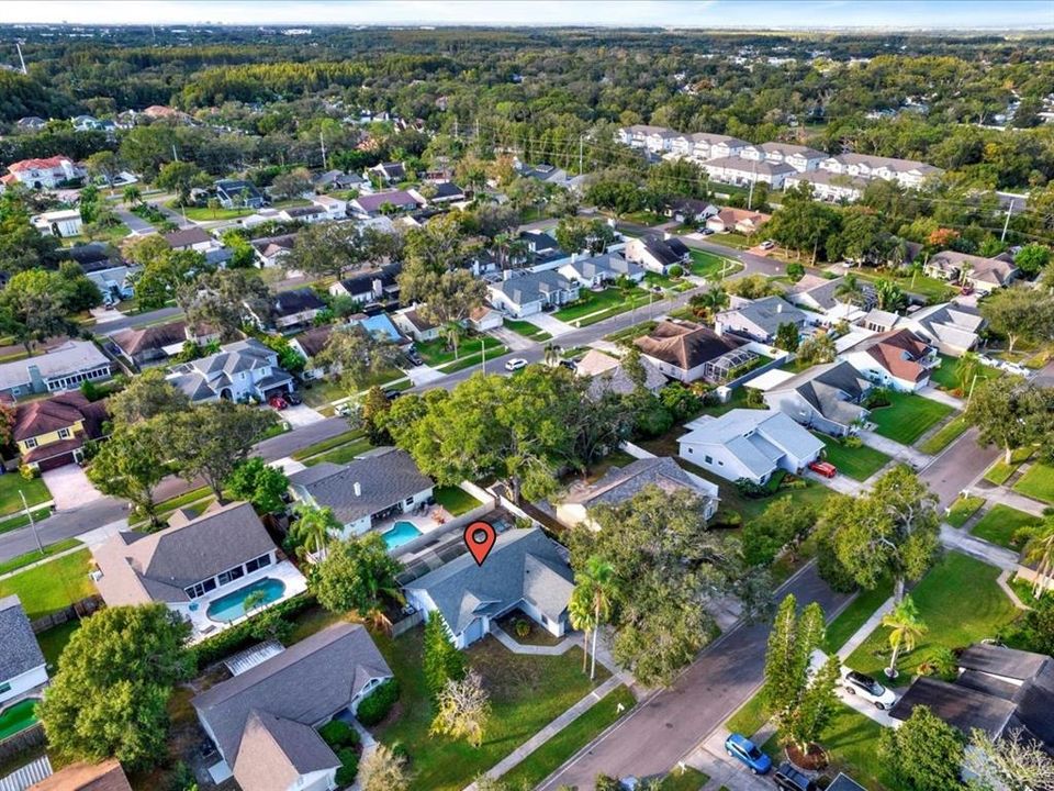 Под контрактом: $350,000 (3 спален, 2 ванн, 1487 Квадратных фут)