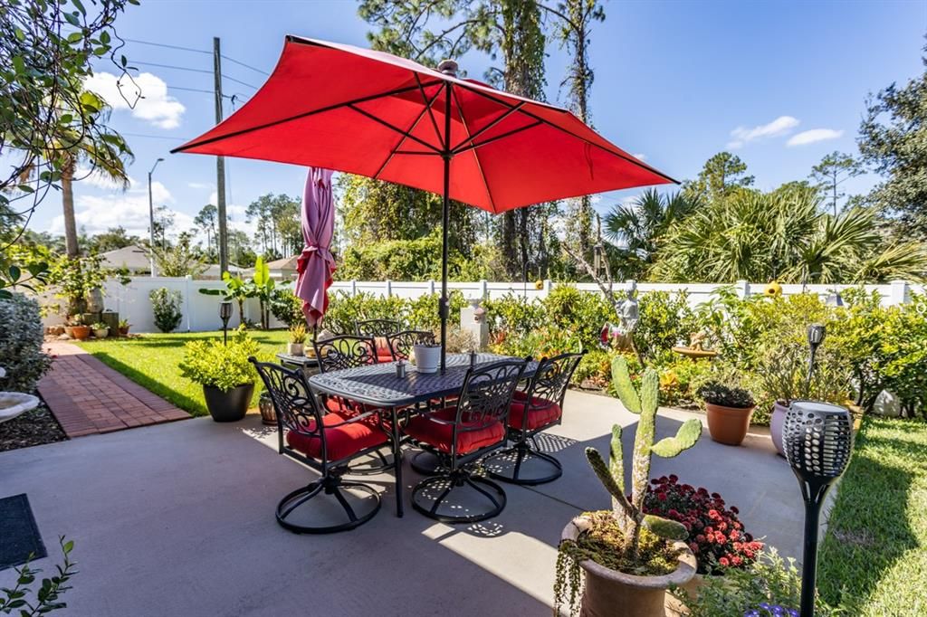 Под контрактом: $574,500 (3 спален, 3 ванн, 3380 Квадратных фут)