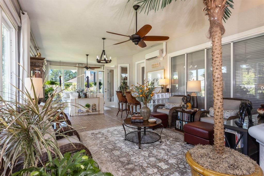 Под контрактом: $574,500 (3 спален, 3 ванн, 3380 Квадратных фут)