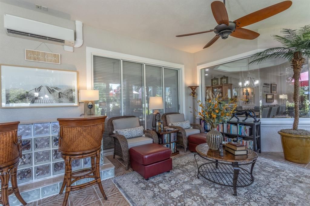 Под контрактом: $574,500 (3 спален, 3 ванн, 3380 Квадратных фут)