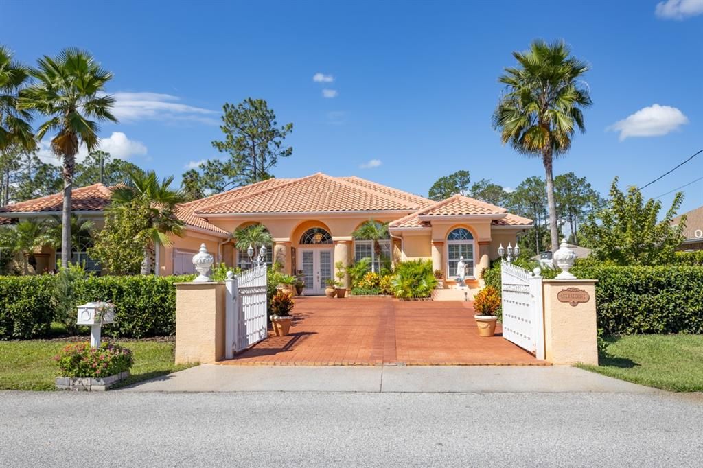 Под контрактом: $574,500 (3 спален, 3 ванн, 3380 Квадратных фут)