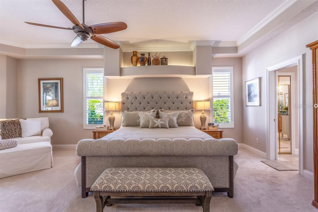 Под контрактом: $574,500 (3 спален, 3 ванн, 3380 Квадратных фут)