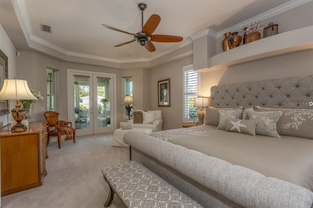 Под контрактом: $574,500 (3 спален, 3 ванн, 3380 Квадратных фут)