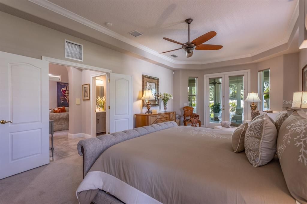 Под контрактом: $574,500 (3 спален, 3 ванн, 3380 Квадратных фут)