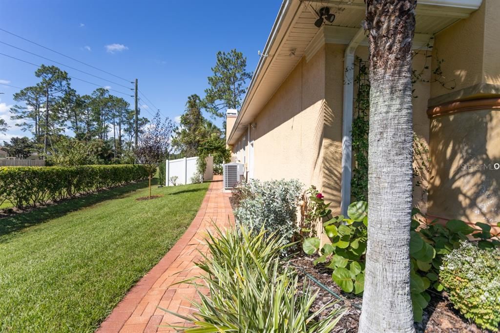 Под контрактом: $574,500 (3 спален, 3 ванн, 3380 Квадратных фут)