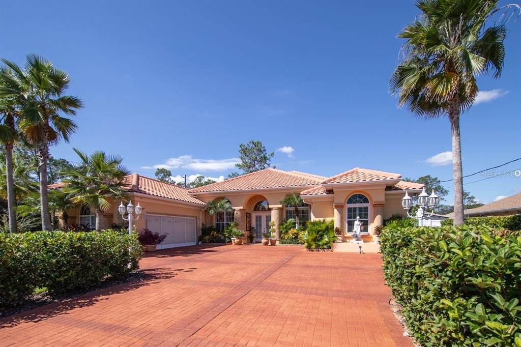 Под контрактом: $574,500 (3 спален, 3 ванн, 3380 Квадратных фут)