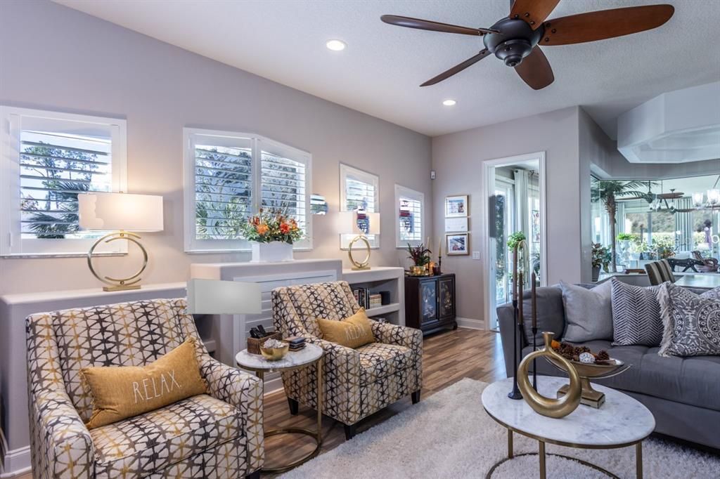 Под контрактом: $574,500 (3 спален, 3 ванн, 3380 Квадратных фут)