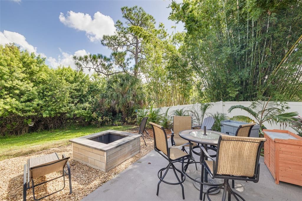 合同活跃: $584,900 (5 贝兹, 4 浴室, 3505 平方英尺)