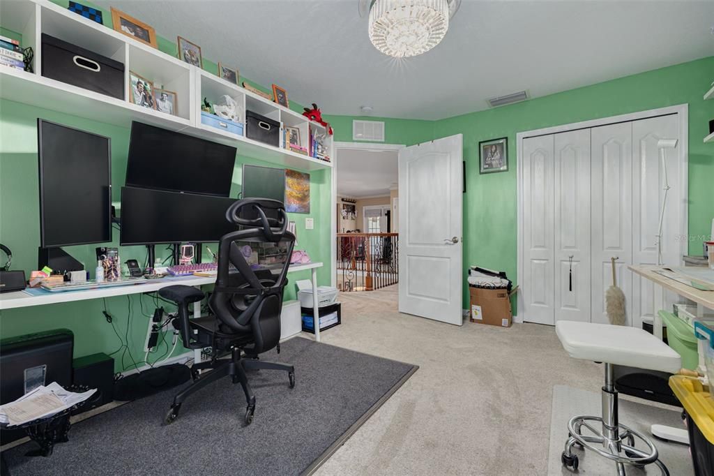 合同活跃: $584,900 (5 贝兹, 4 浴室, 3505 平方英尺)