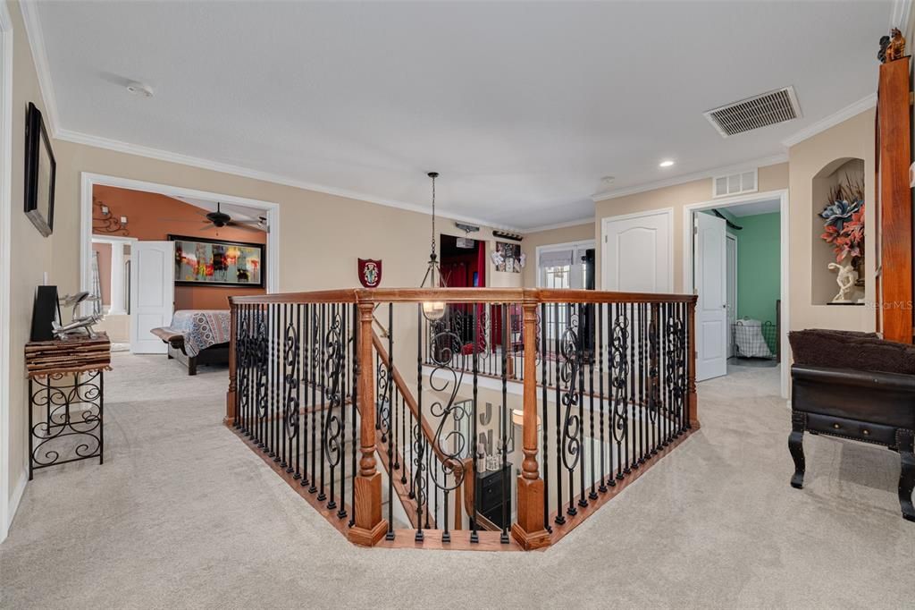 合同活跃: $584,900 (5 贝兹, 4 浴室, 3505 平方英尺)