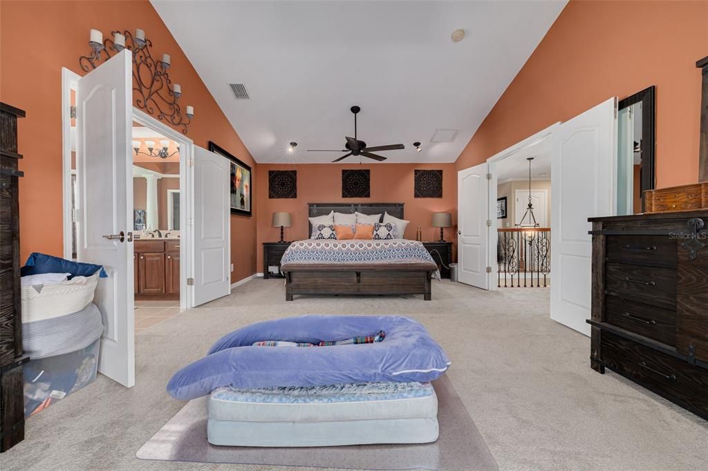 合同活跃: $584,900 (5 贝兹, 4 浴室, 3505 平方英尺)