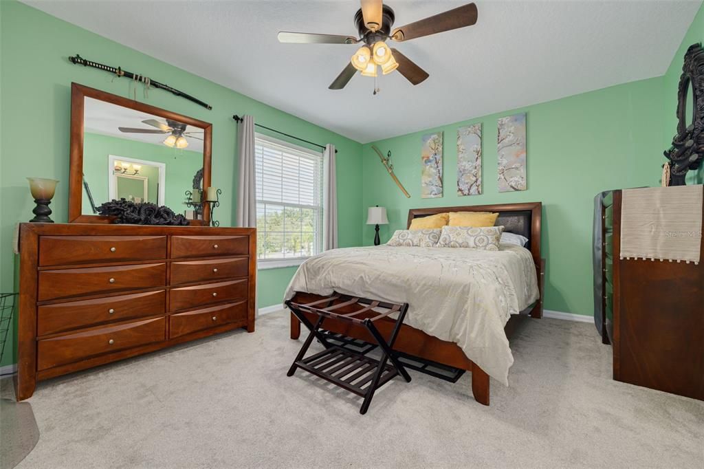 合同活跃: $584,900 (5 贝兹, 4 浴室, 3505 平方英尺)