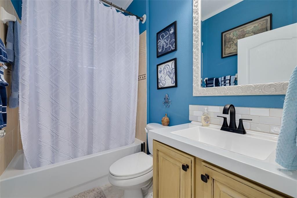 合同活跃: $584,900 (5 贝兹, 4 浴室, 3505 平方英尺)