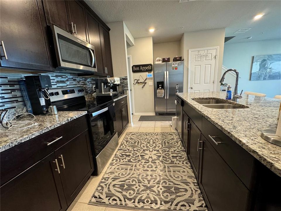 En Venta: $369,900 (3 camas, 2 baños, 1557 Pies cuadrados)