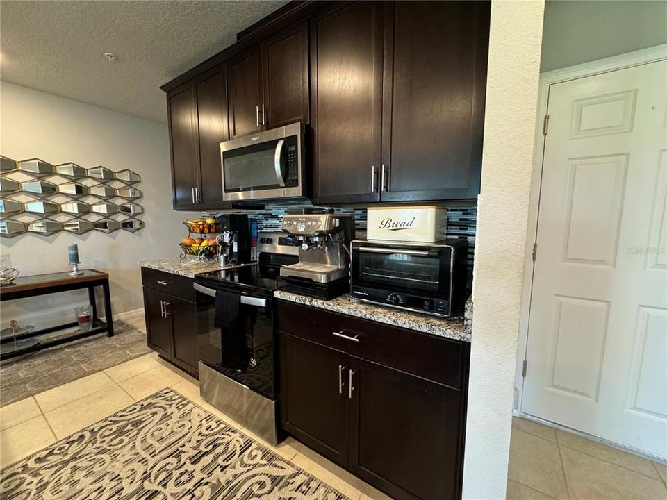 En Venta: $369,900 (3 camas, 2 baños, 1557 Pies cuadrados)