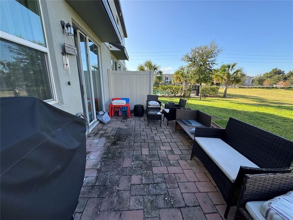 En Venta: $369,900 (3 camas, 2 baños, 1557 Pies cuadrados)