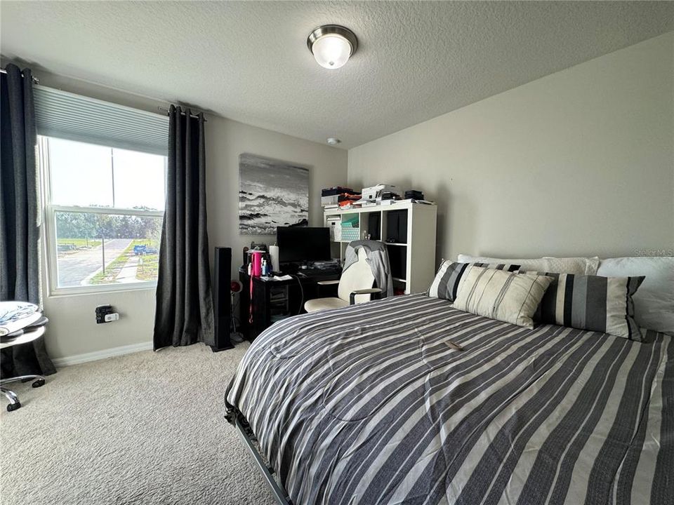 En Venta: $369,900 (3 camas, 2 baños, 1557 Pies cuadrados)