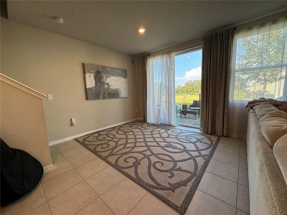 En Venta: $369,900 (3 camas, 2 baños, 1557 Pies cuadrados)