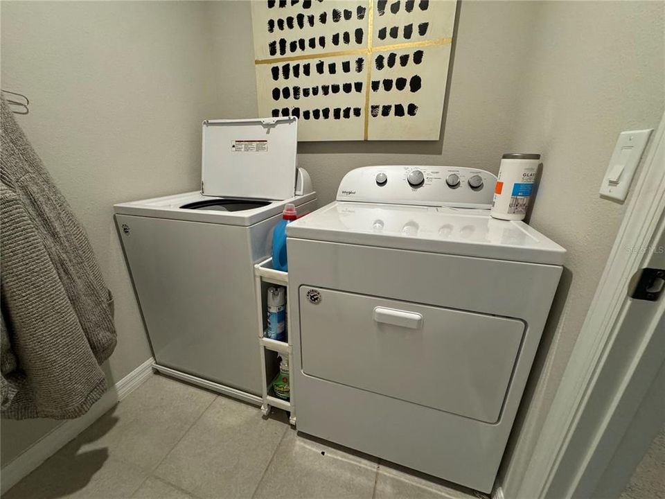 En Venta: $369,900 (3 camas, 2 baños, 1557 Pies cuadrados)