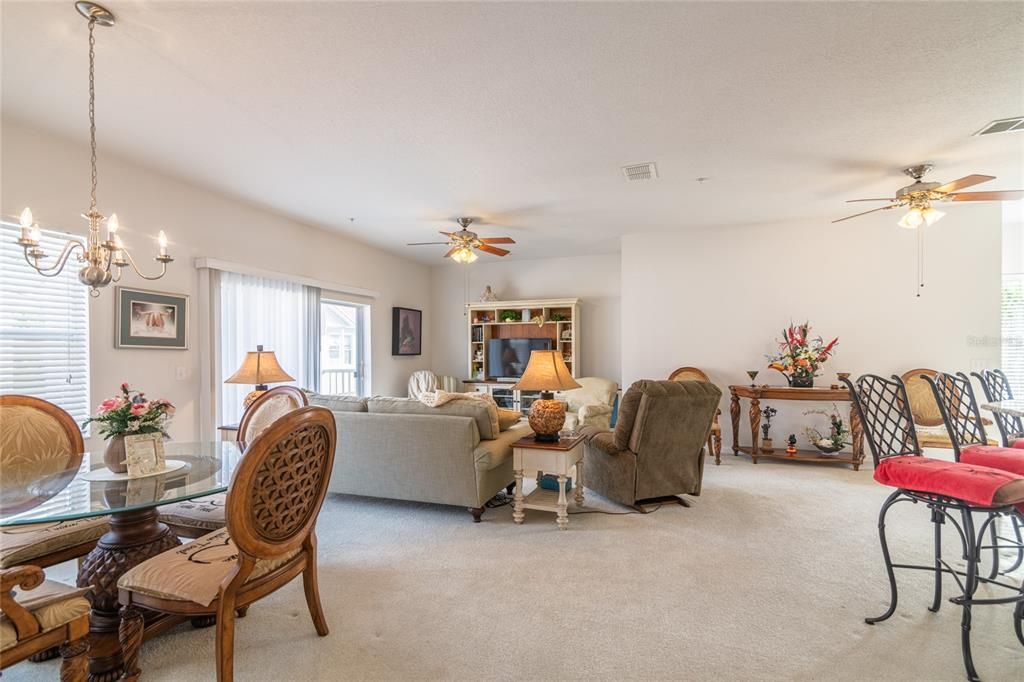 En Venta: $250,000 (2 camas, 2 baños, 1588 Pies cuadrados)