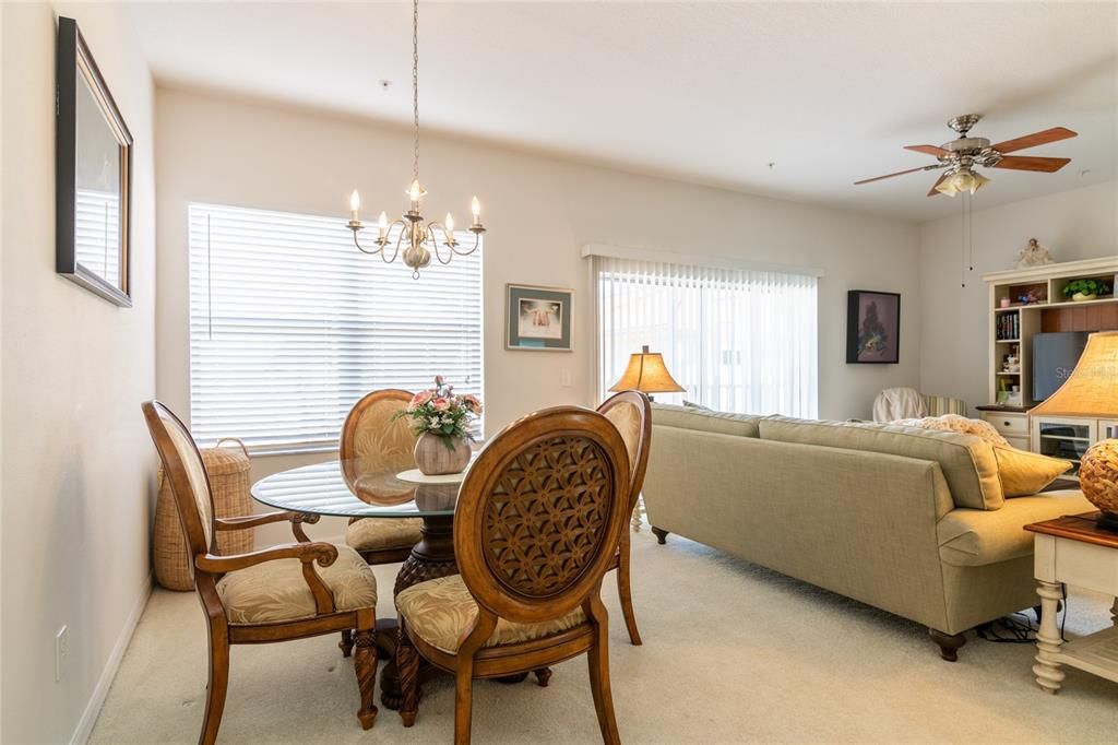 En Venta: $250,000 (2 camas, 2 baños, 1588 Pies cuadrados)