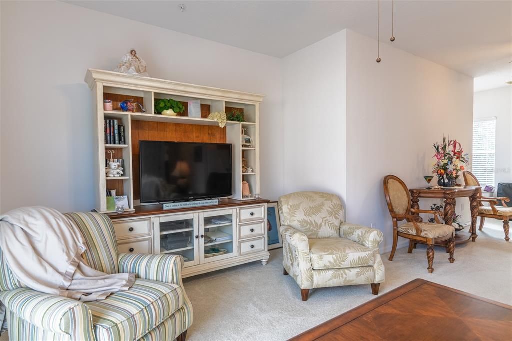 En Venta: $250,000 (2 camas, 2 baños, 1588 Pies cuadrados)